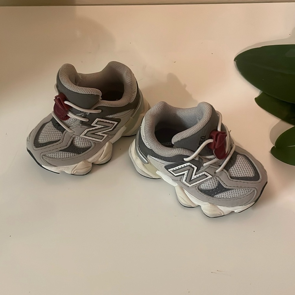 New Balance kids 9060 sz 3c